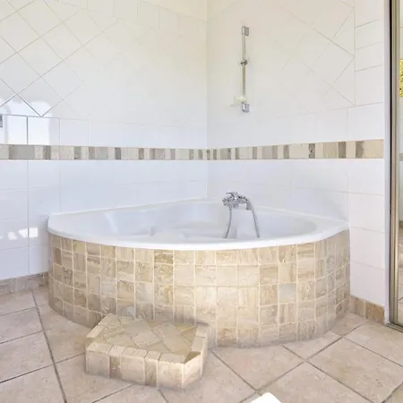 Family House With Swimming Pool & Sea View Villa *