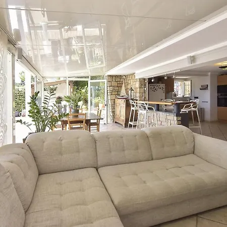 Family House With Swimming Pool & Sea View Villa Antibes
