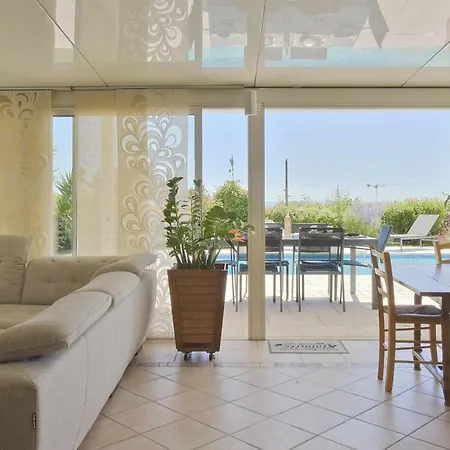 Family House With Swimming Pool & Sea View Villa Antibes